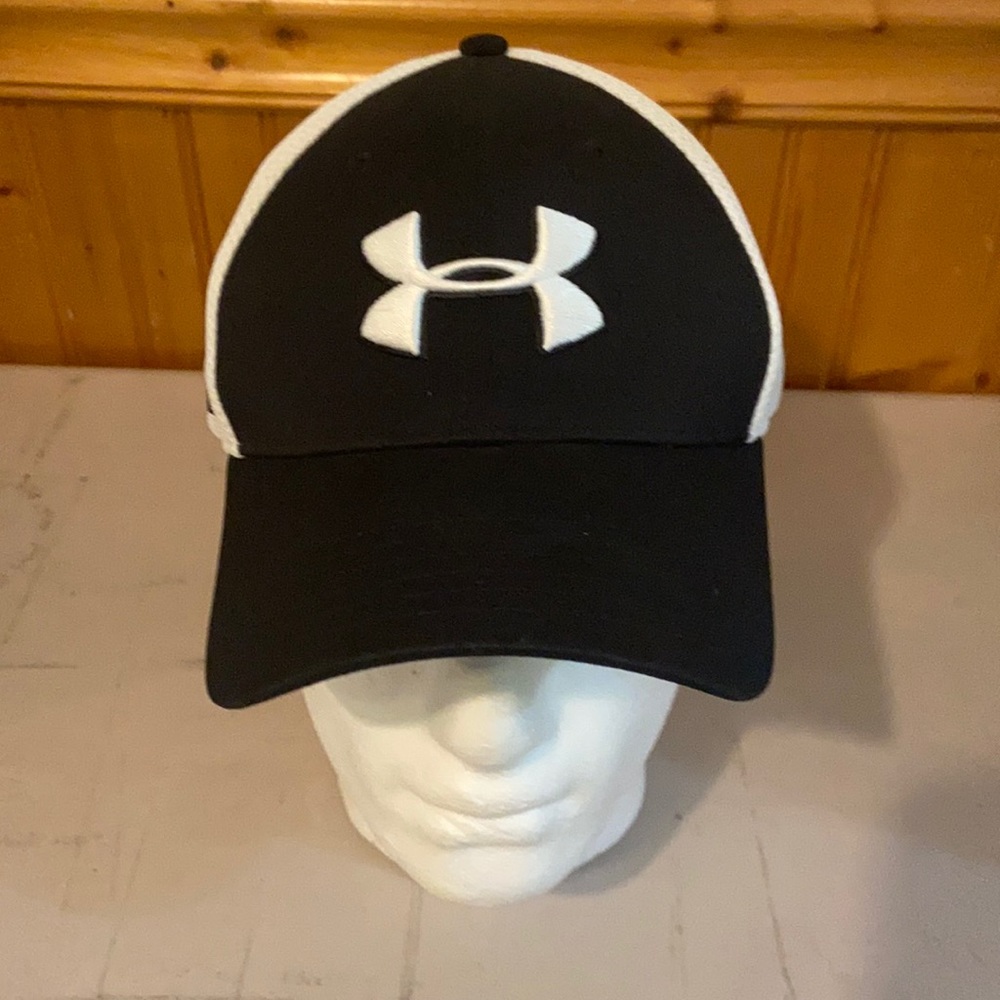 Under Armour Classic Mesh Golf Hat